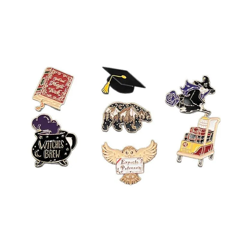Новая брошь с изображением гер – обзор и цена Anime Kingdom Merchandise